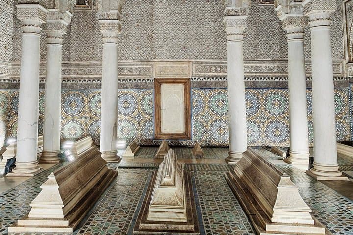 Marrakech: Saadian Tombs, Bahia Palace, Souks and Medina Tour