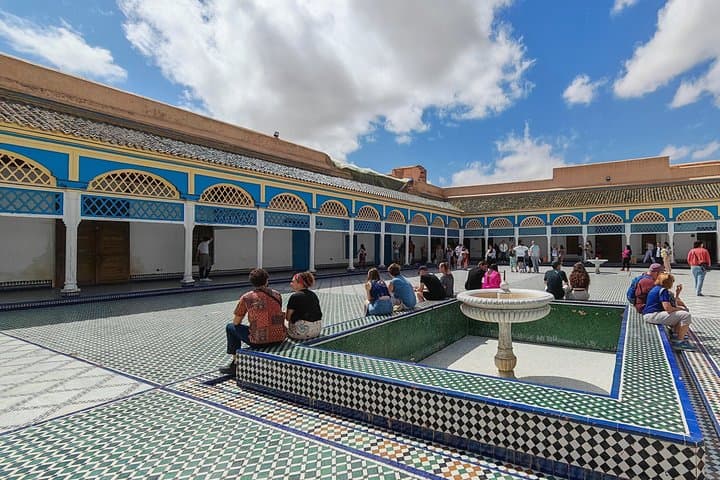 Marrakech: Saadian Tombs, Bahia Palace, Souks and Medina Tour