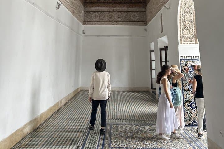 Marrakech: Saadian Tombs, Bahia Palace, Souks and Medina Tour
