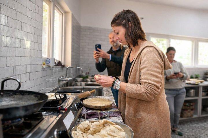 Rishikesh: Sattvic Ayurvedic Cooking Class – Cook & Dine