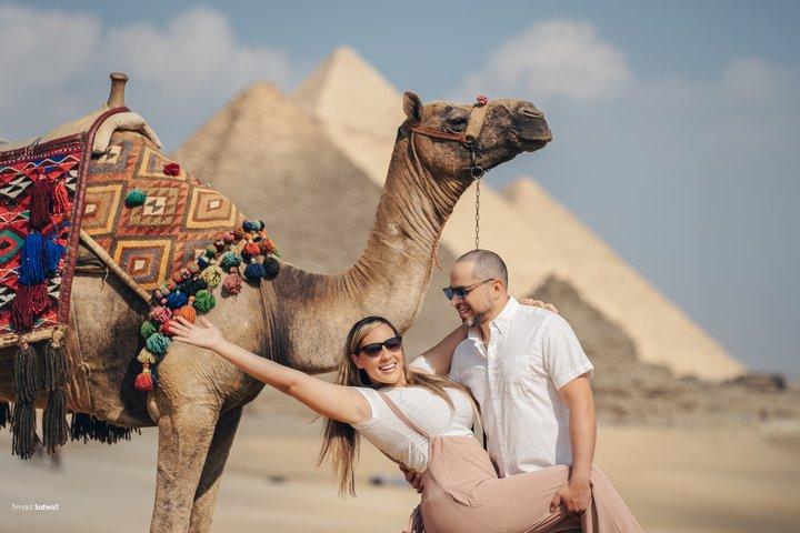 Giza Pyramids and Sphinx Tour with Photoshoot