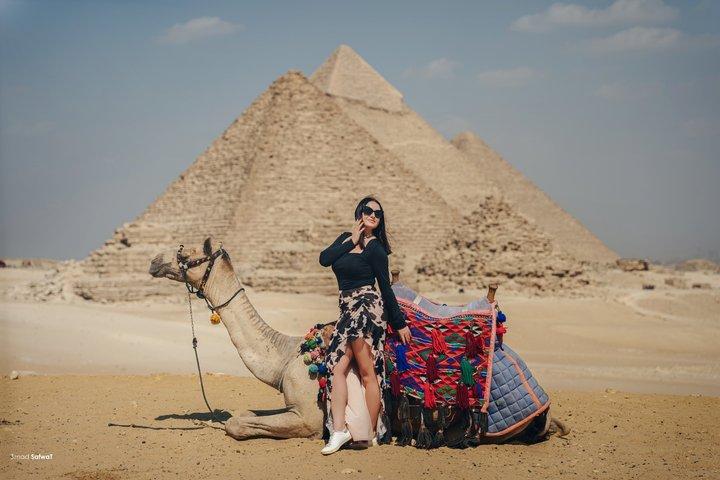 Giza Pyramids and Sphinx Tour with Photoshoot