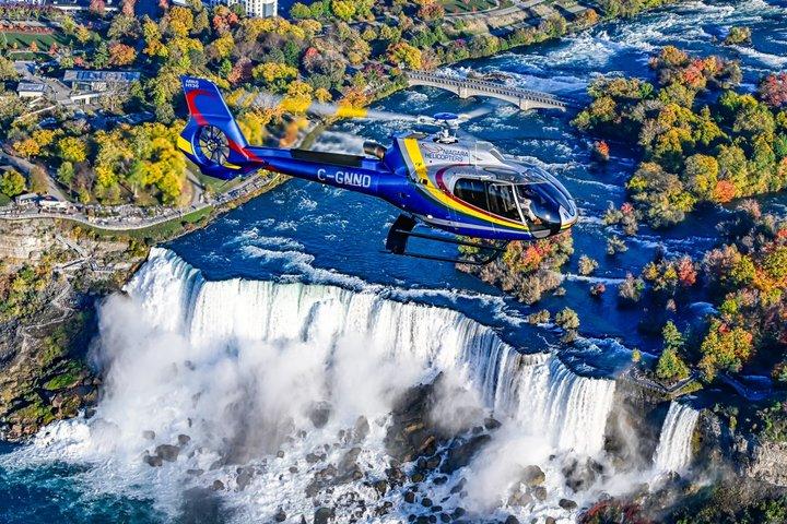 Niagara Falls Private Day Tour with Boat Ride, Helicopter & Lunch