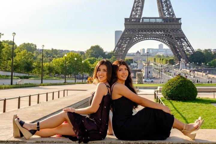 Eiffel Tower Photoshoot. ONE PRICE (Solo, Couple, Group Up to 99)