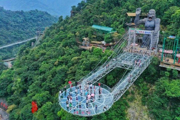 Guangzhou Gulong Gorge 1-Day: Glass Bridge, Waterfall, Cliff Car