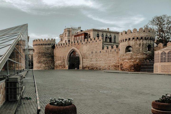 Self Guided Tour Inside the Stone Walled City of Baku