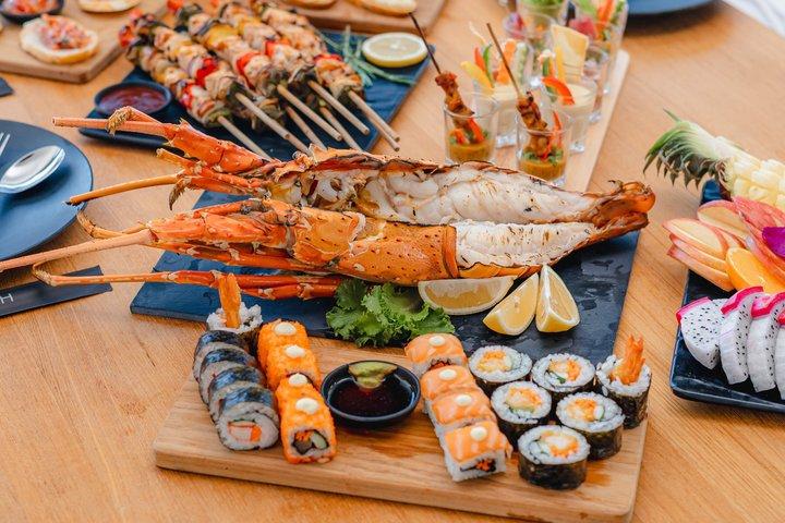 Phi Phi Islands Day Trip with Buffet and DJ by Noah Yacht