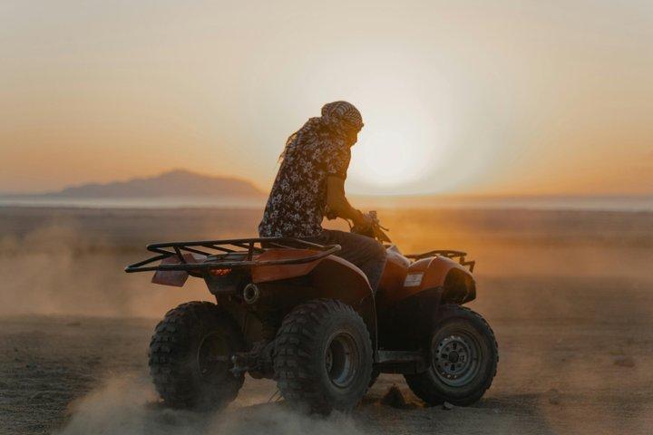 Marrakech : Agafay Desert Quad Biking and Dinner Show