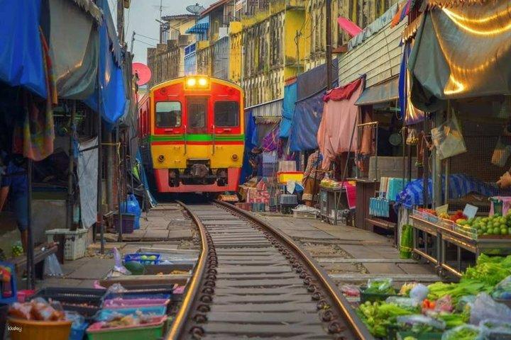 Private Bangkok Grand Palace Maeklong Rail & Floating Market Tour