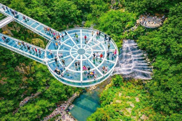 Guangzhou Gulong Gorge 1-Day: Glass Bridge, Waterfall, Cliff Car