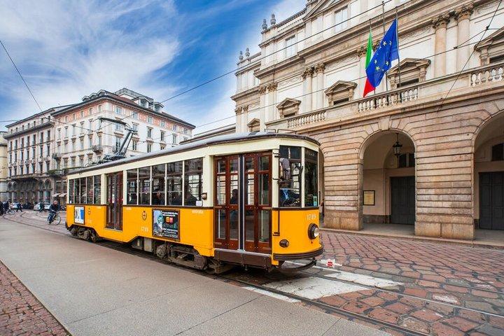 Milan Evening Tour with Aperitivo, Tram Ride and Dessert