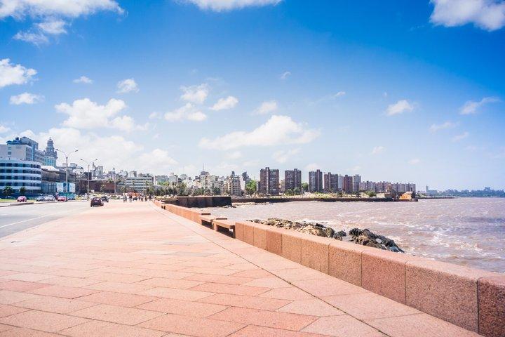Montevideo Audio guided walking tour 3h and 19 audio commentary