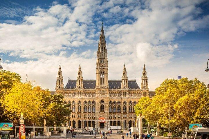 From Budapest: Bratislava and Vienna - Full-Day Guided Tour