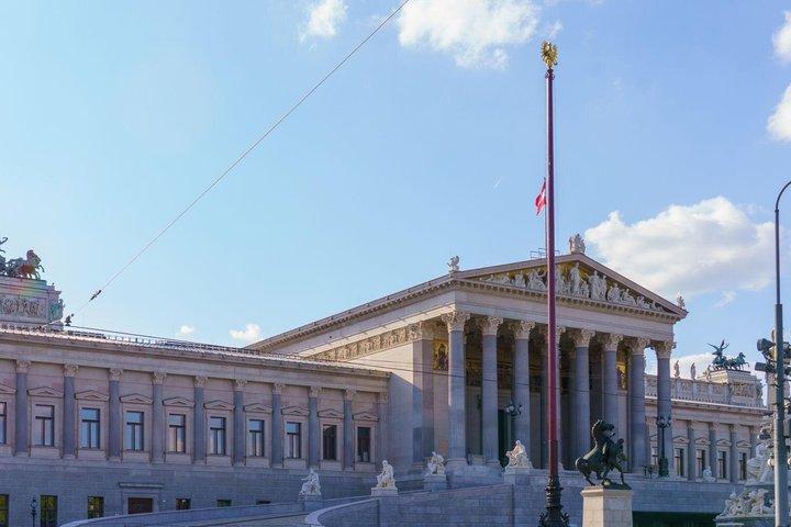 From Budapest: Bratislava and Vienna - Full-Day Guided Tour