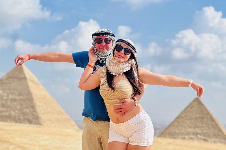 Private Pyramids VIP Tour: Egyptologist, Lunch & Pro Photos