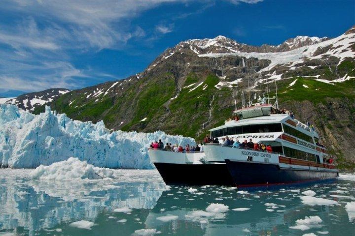 Prince William Sound 26 Glacier Cruise and Coach Package