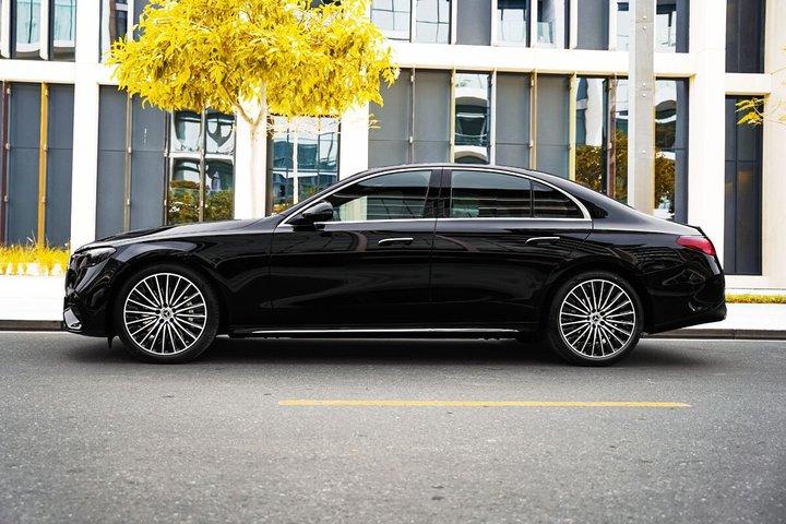Airport Transfer: Paris Airport CDG to Paris City by Business Car