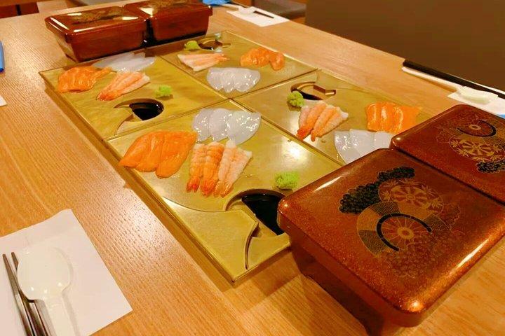Kansai Osaka Uodai-Sho Restaurant Sushi-Making Experience