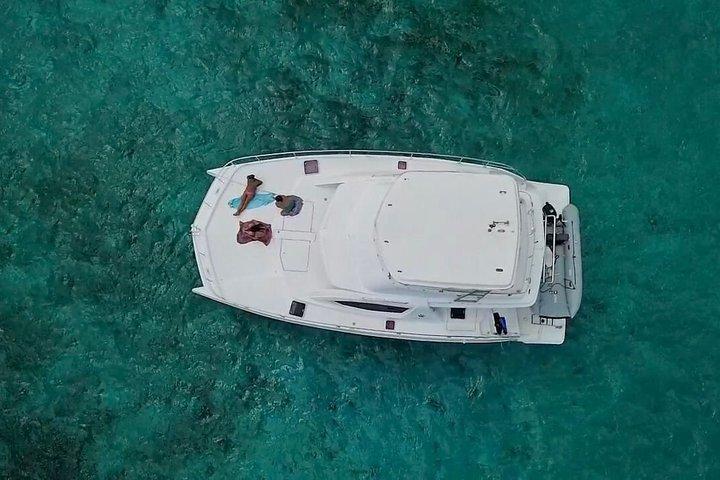 Cayman Private luxury Catamaran Experience 41’ Leopard