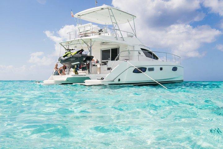 Cayman Private luxury Catamaran Experience 41’ Leopard