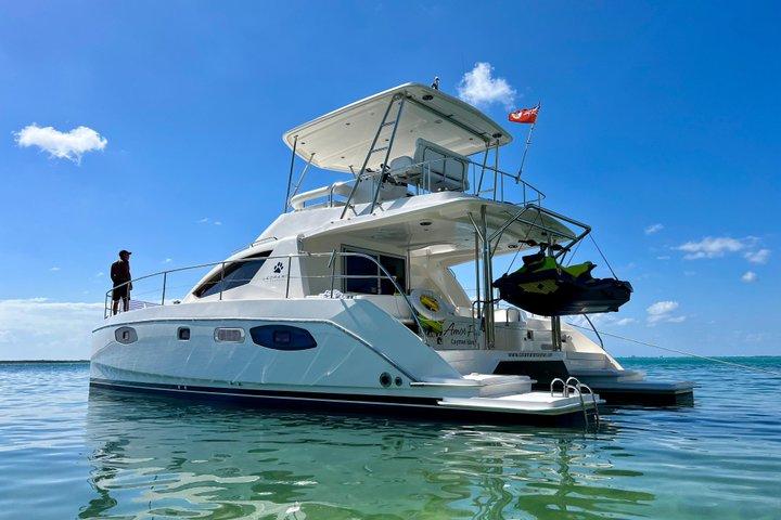 Cayman Private luxury Catamaran Experience 41’ Leopard