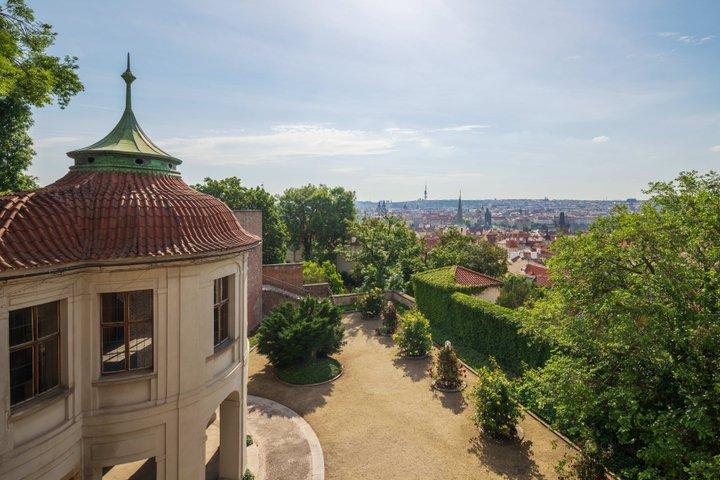 Exclusive After Hours Prague Castle Tour with Champagne