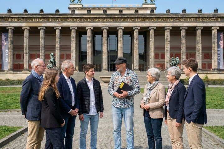 Berlin Museum Island Tour: Courtyards & Hidden Stories