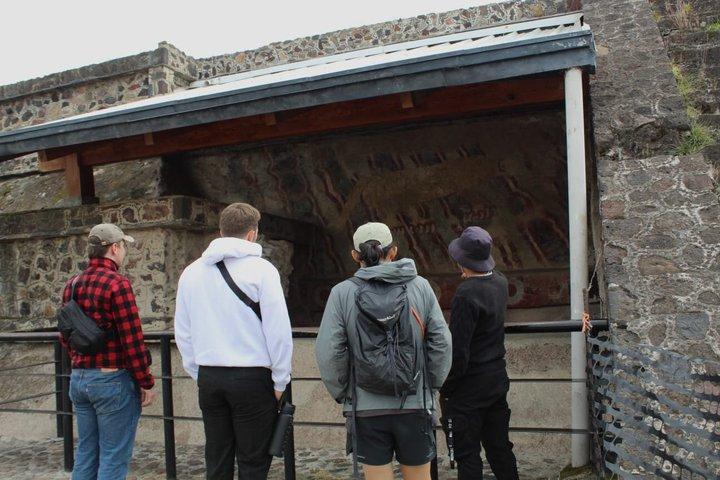 Private Teotihuacan Pyramids with Archaeologist