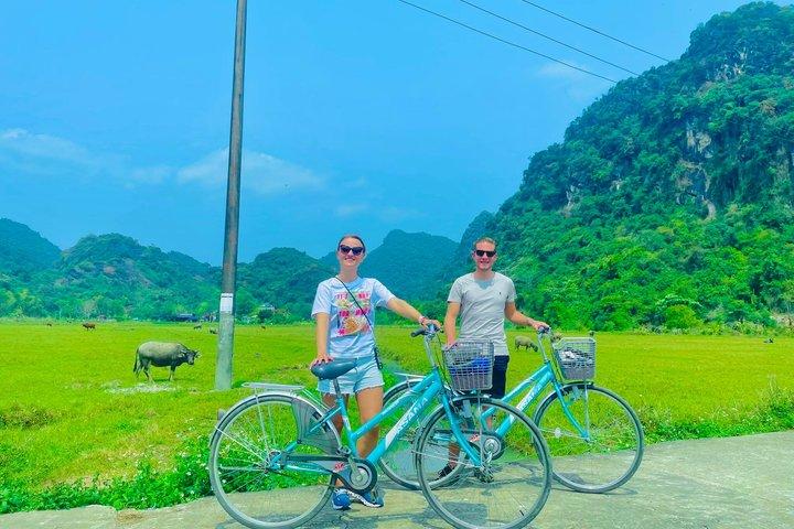 Scarlet Pearl Cruise Ha Long and Lan Ha Bay 2D1N Tour from Hanoi