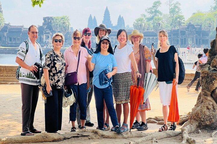 Angkor Wat Sunrise & 3 Main Temples with Breakfast