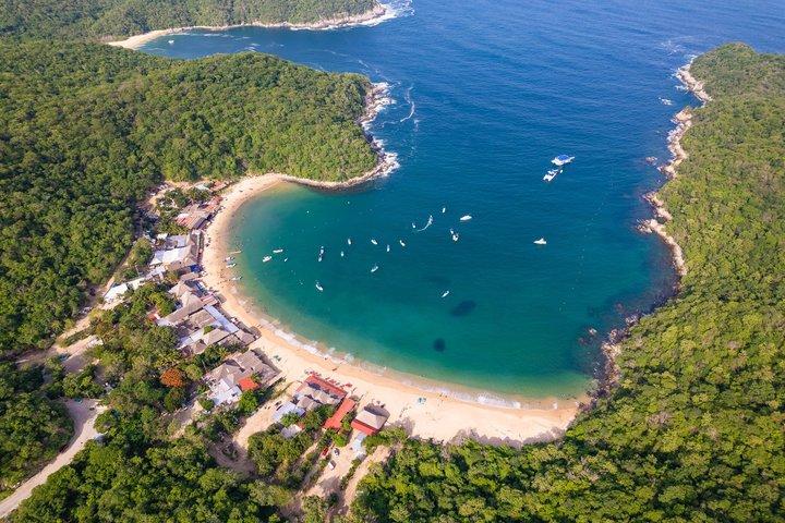 Exclusive 7 bays of Huatulco by Panga Boat or Yacht.