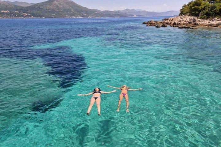 Blue & Green Cave Experience: Drinks, Snorkeling & Šunj Beach