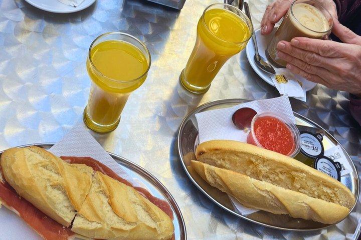 Malaga Breakfast with Churros and Old Town Walking Tour