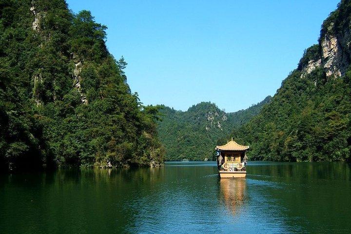Private Tour to Baofeng Lake & Yellow Dragon Cave