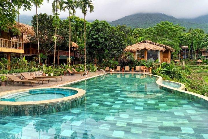 Hanoi to Pu Luong Luxury Limousine Transfer with Hotel Pickup