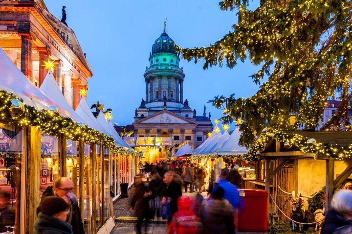 Private Berlin Christmas Walking Tour Through Historic Landmarks