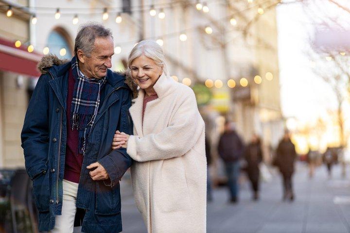 Private Berlin Christmas Walking Tour Through Historic Landmarks
