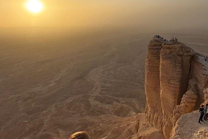 Edge of the World and Mystery Bat Cave Tour with Camel Ride