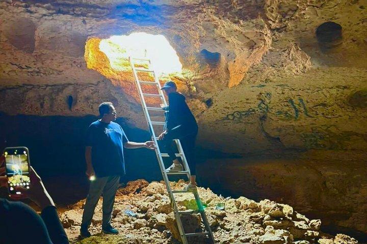 Edge of the World and Mystery Bat Cave Tour with Camel Ride