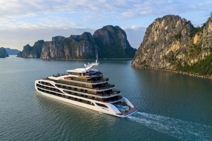 Premium 2 Day Diana Balcony Cruise in Ha Long Bay and Lan Ha Bay