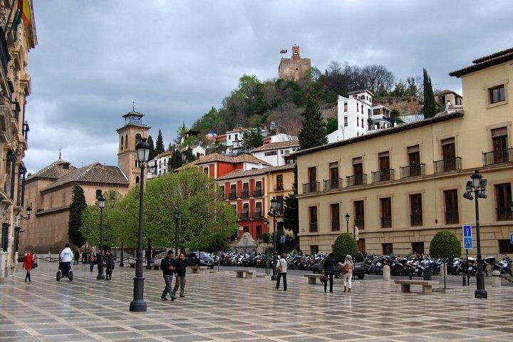 Granada Cathedral and Chapel Royal + Private Albaicín and Sacromonte