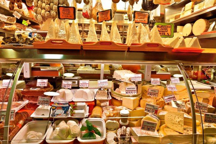 Explore Siena Market & Cook at a Local’s Home by Cesarine