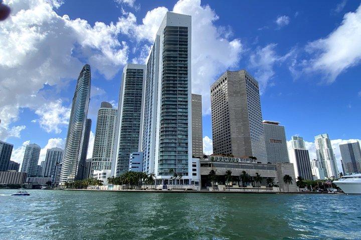 Water Taxi between Bayside Marketplace & South Beach