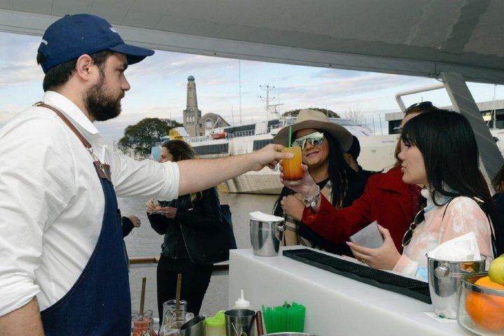 City Tour in Buenos Aires and Navigation Open Bar