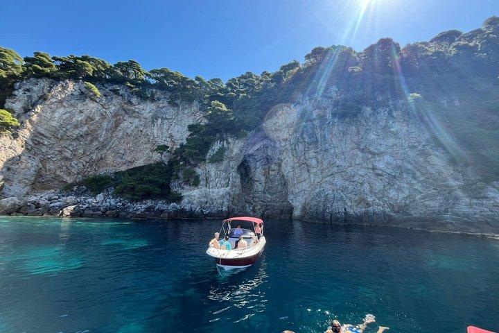 Dubrovnik:Private Boat Beach Tour Elaphiti Islands and Blue cave