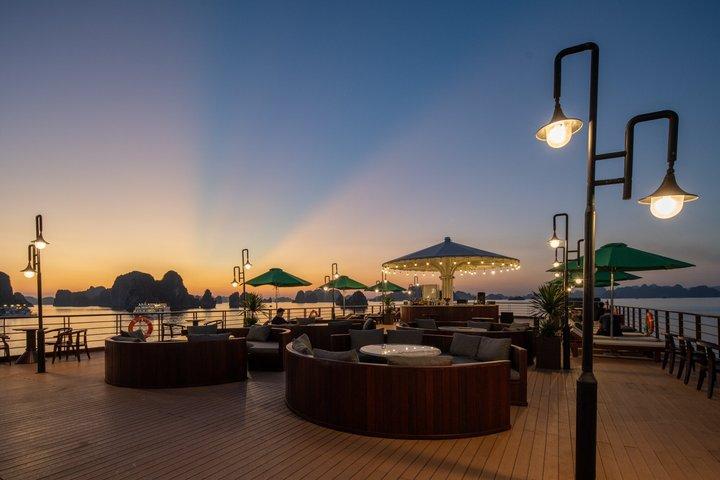 Cycad Cruises Bai Tu Long Bay
