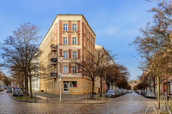Private Berlin Ghost Stories Walking Tour in Historic Streets