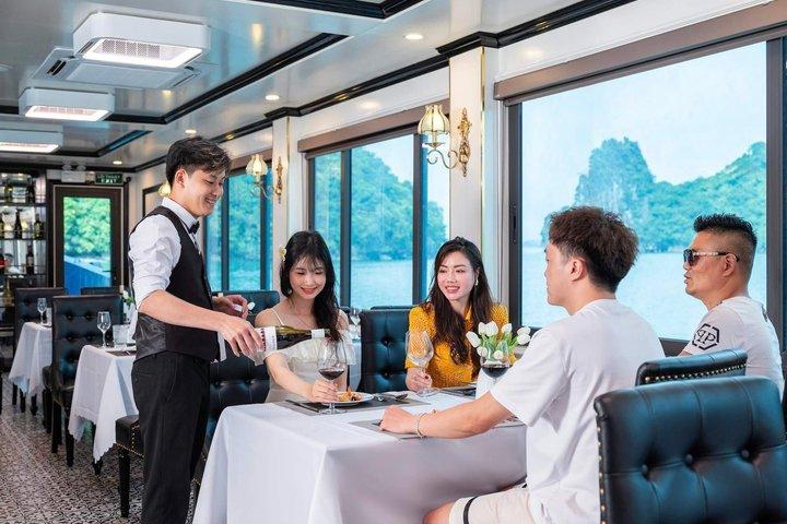Halong Bay Day Cruise with Buffet and Jacuzzi from Hanoi