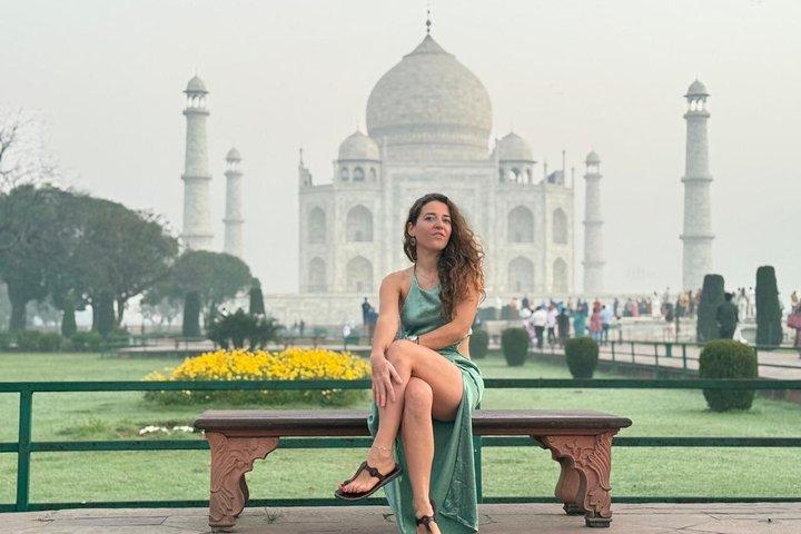 Private Taj Mahal,Agra Fort Day Trip From Delhi with 5-Star Lunch