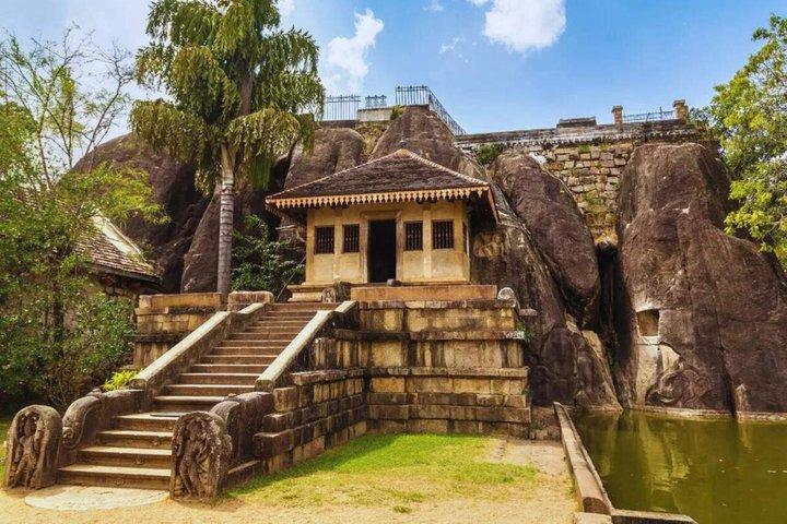 Private 8-Day Sri-Lanka Tour with Car Transportation